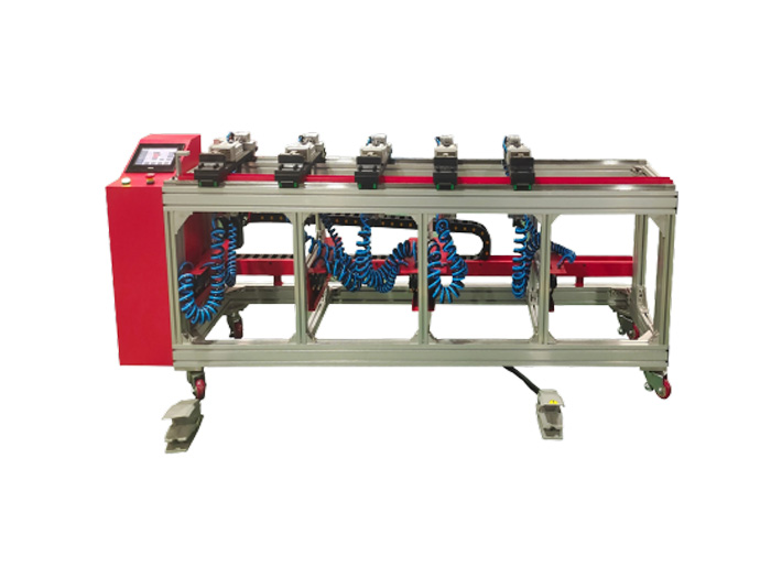 Numerical control positioning punching machine