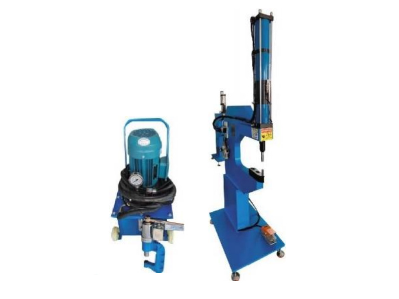Riveting machine